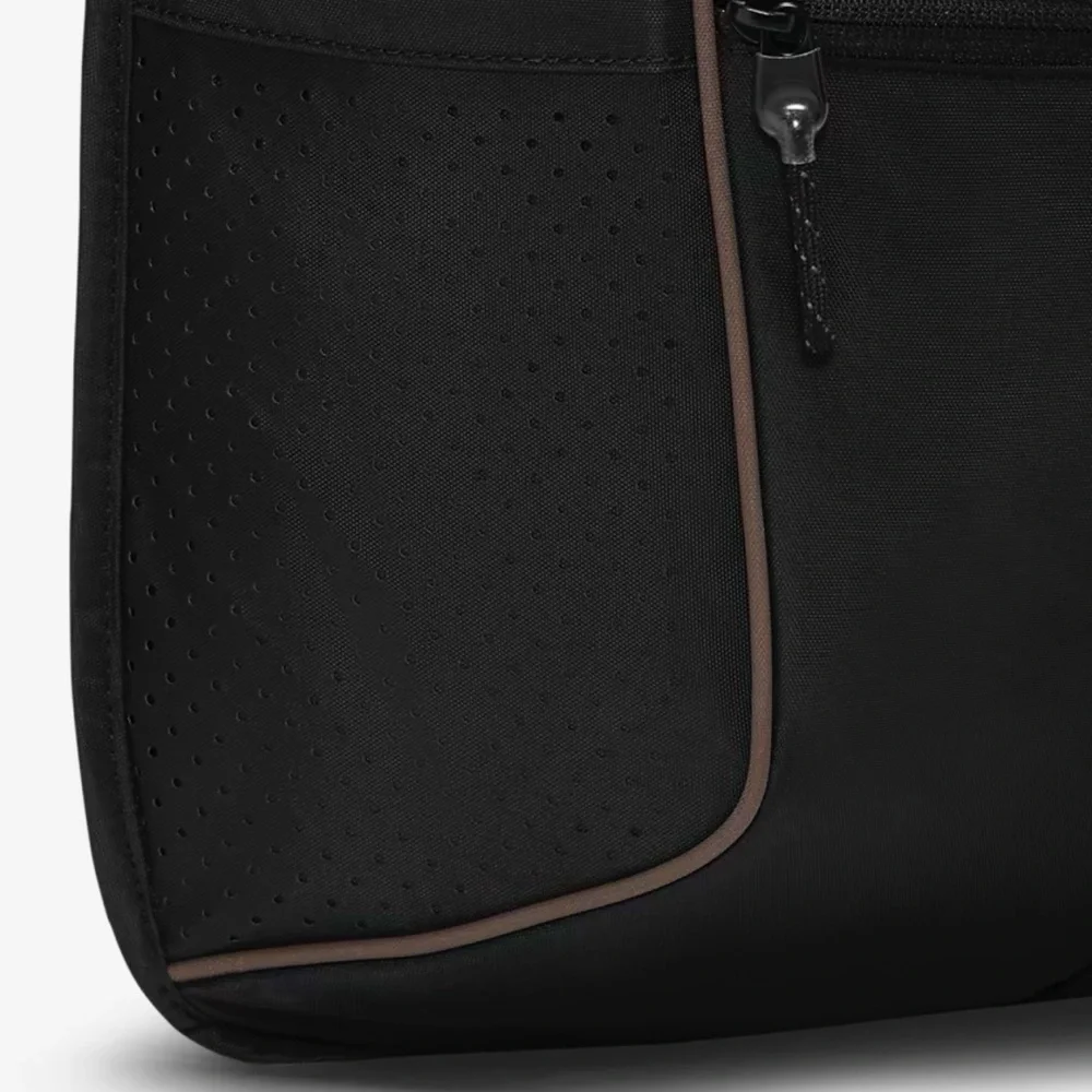 Nike Essential messenger bag